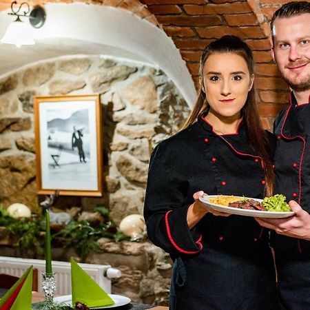 Wellness Penzion-Restaurace U Pstrosa Vsemyslice Esterno foto