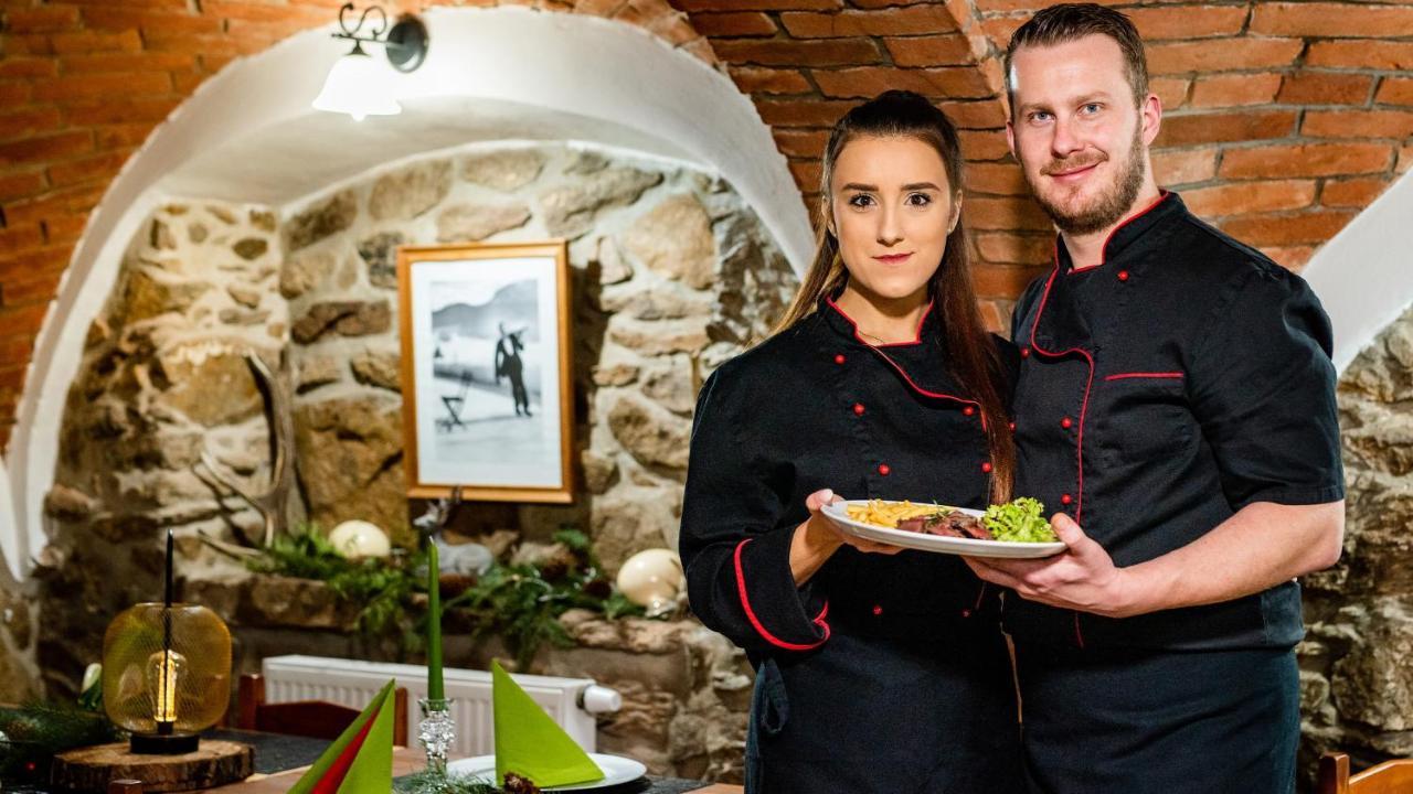 Wellness Penzion-Restaurace U Pstrosa Vsemyslice Esterno foto